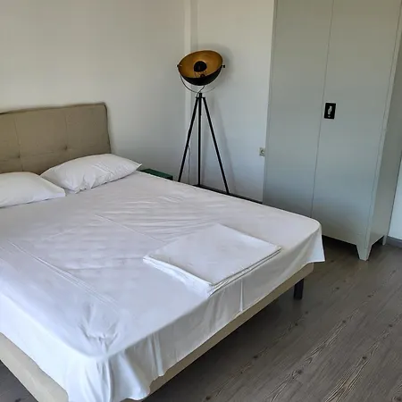 Sky View Apt 4 Superior