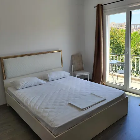 Sky View Apt 4 Superior شقة *