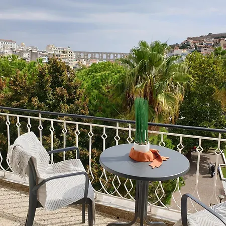 Sky View Apt 4 Superior كافالا